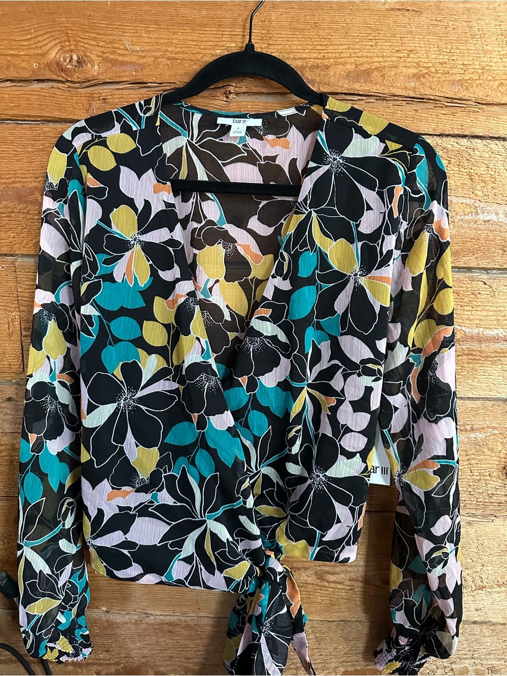 BAR III Wrap Top NWT - Picture 2 of 3